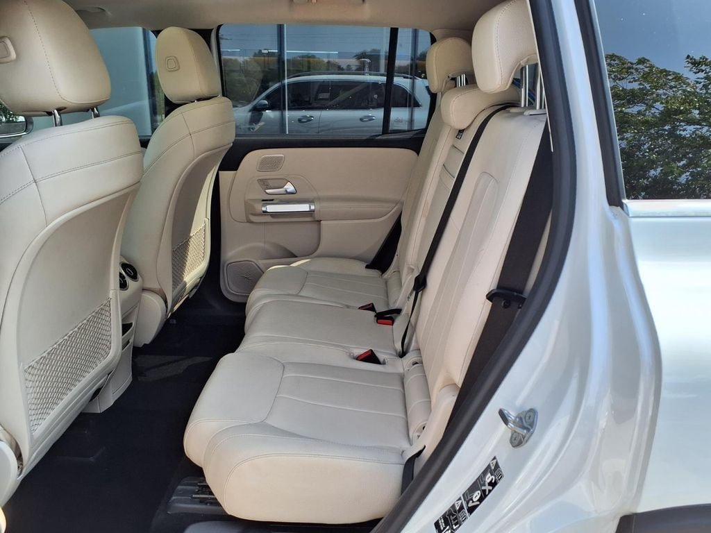 Used 2021 Mercedes-Benz GLB 250 4MATIC image 15