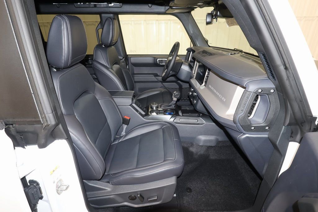 New 2025 Ford Bronco Outer Banks image 14