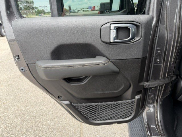 Used 2026 Jeep Wrangler Unlimited Sahara AWD/4WD image 26