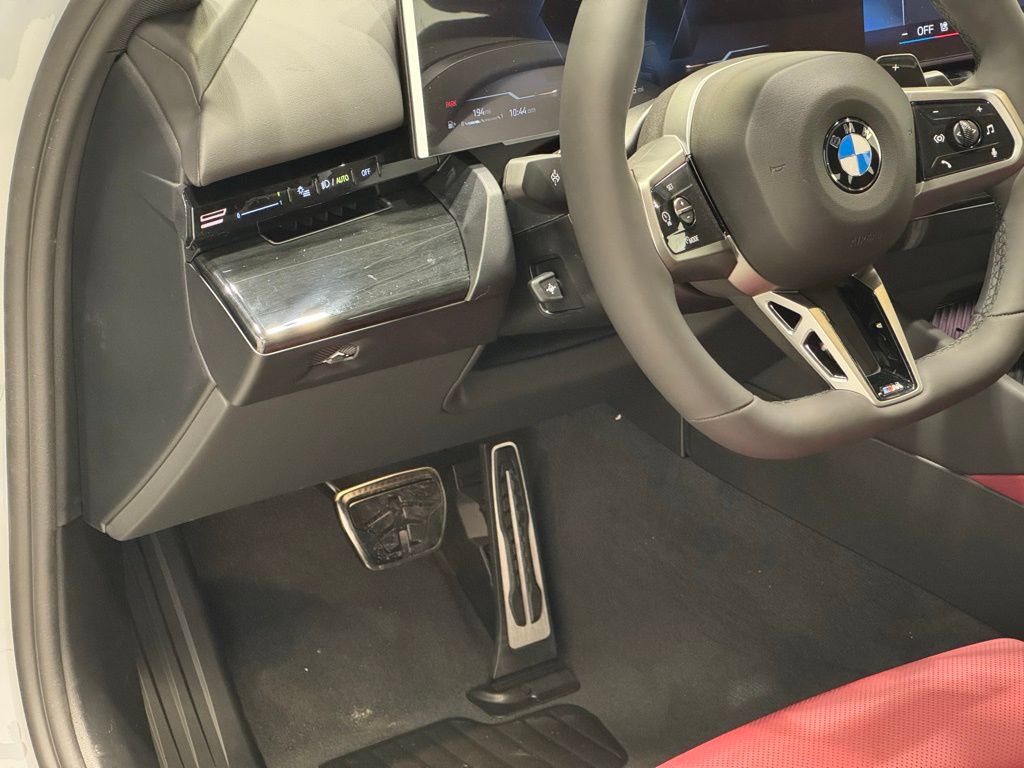 Used 2026 BMW 530i xDrive w/ M Sport Package AWD/4WD image 14