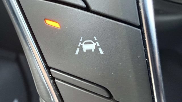 Certified 2025 Cadillac XT5 Premium Luxury w/ Technology Package AWD/4WD image 76