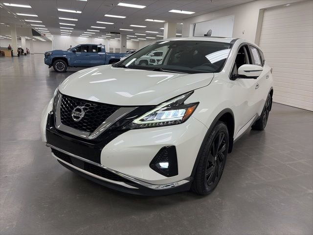 Used 2022 Nissan Murano SL w/ SL Moonroof Package FWD image 3