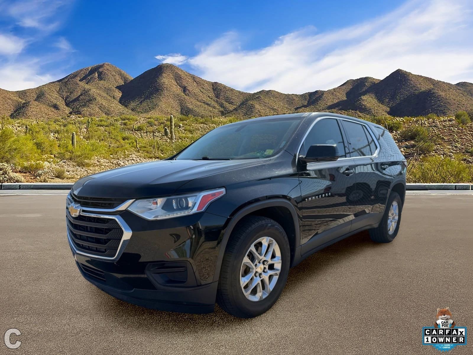 Used 2018 Chevrolet Traverse LS FWD image 2