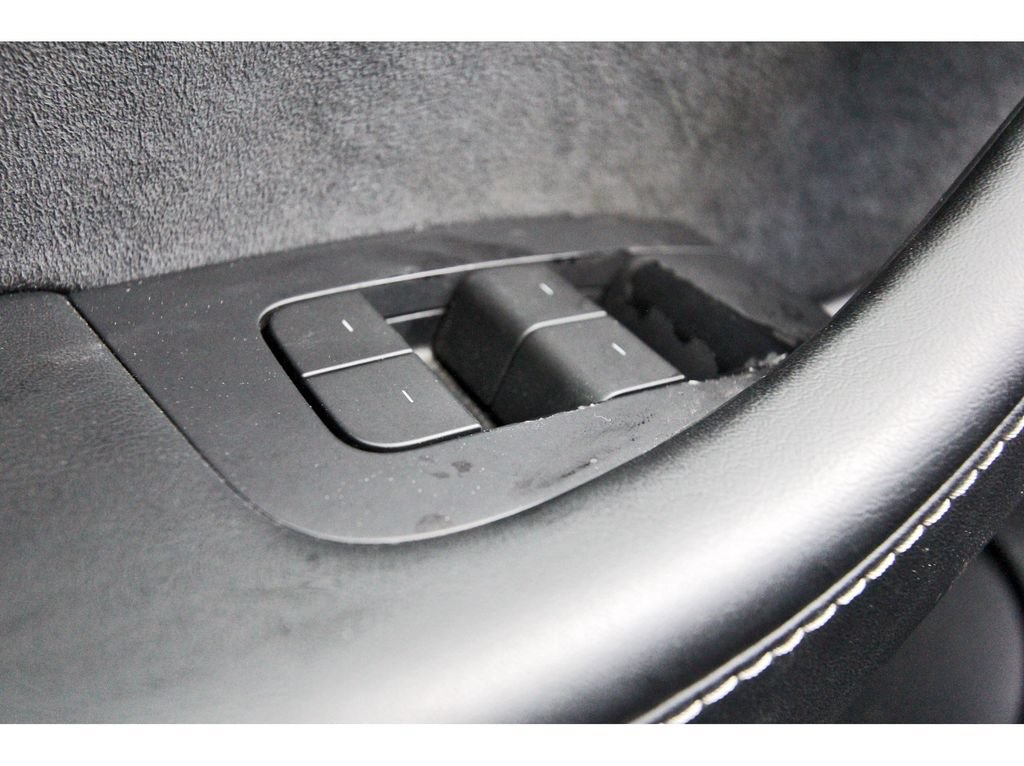 Used 2022 Tesla Model Y Performance AWD/4WD image 21