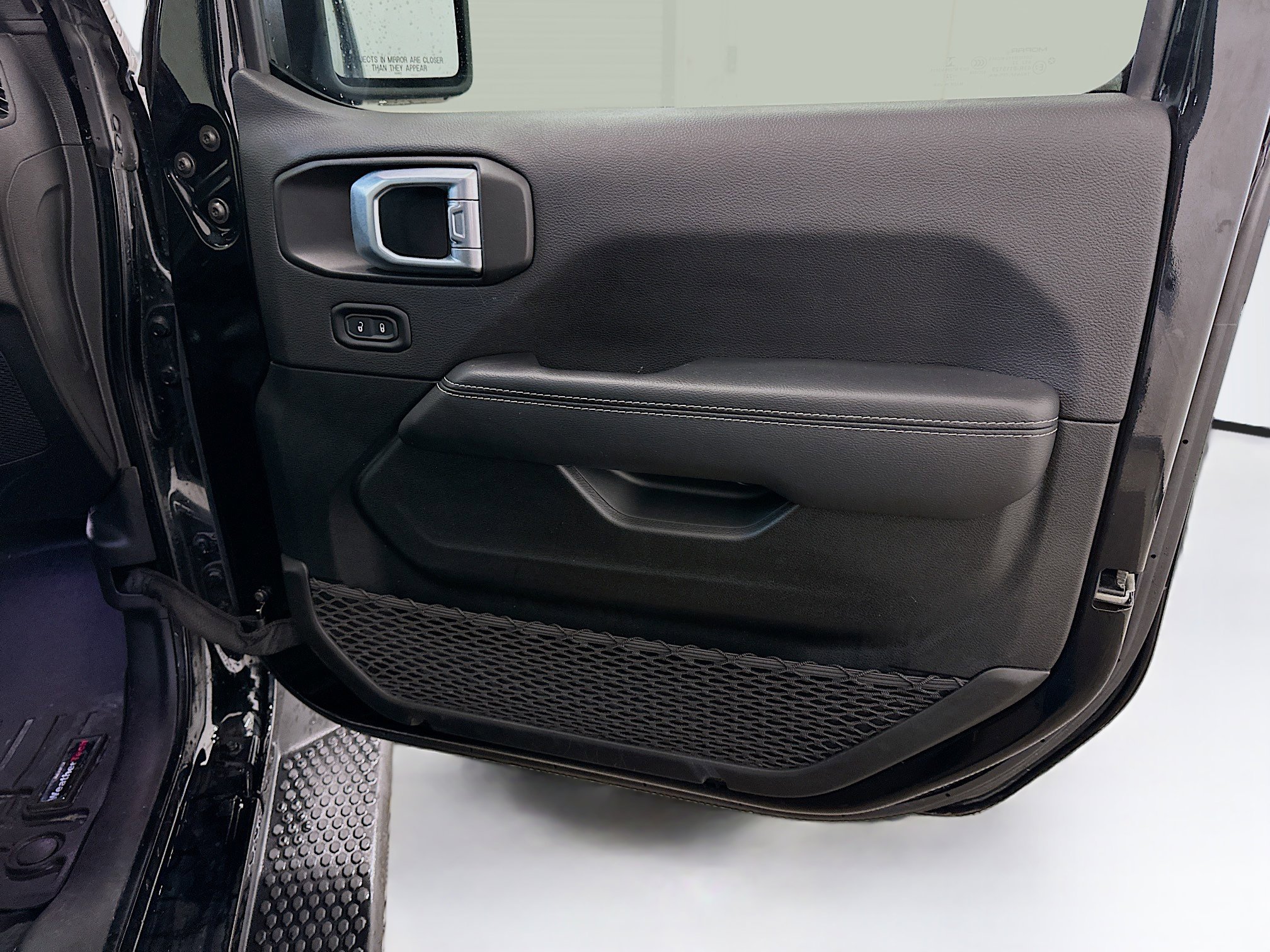 Used 2022 Jeep Wrangler Sahara w/ Cold Weather Group image 33