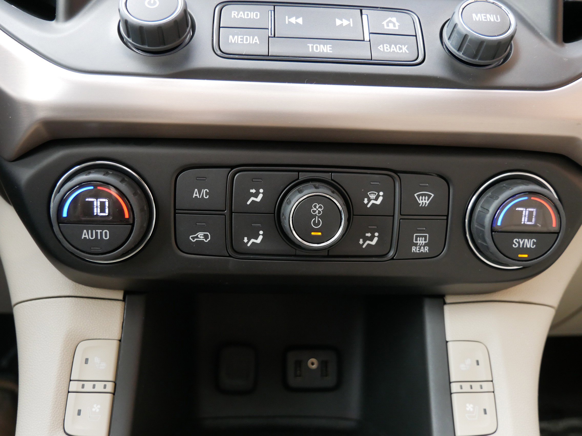 Used 2017 GMC Acadia Denali w/ Technology Package image 19