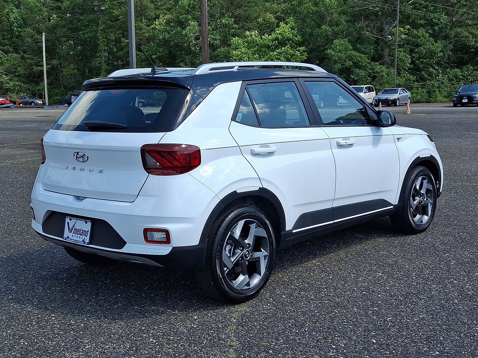 Certified 2025 Hyundai Venue Limited FWD image 31