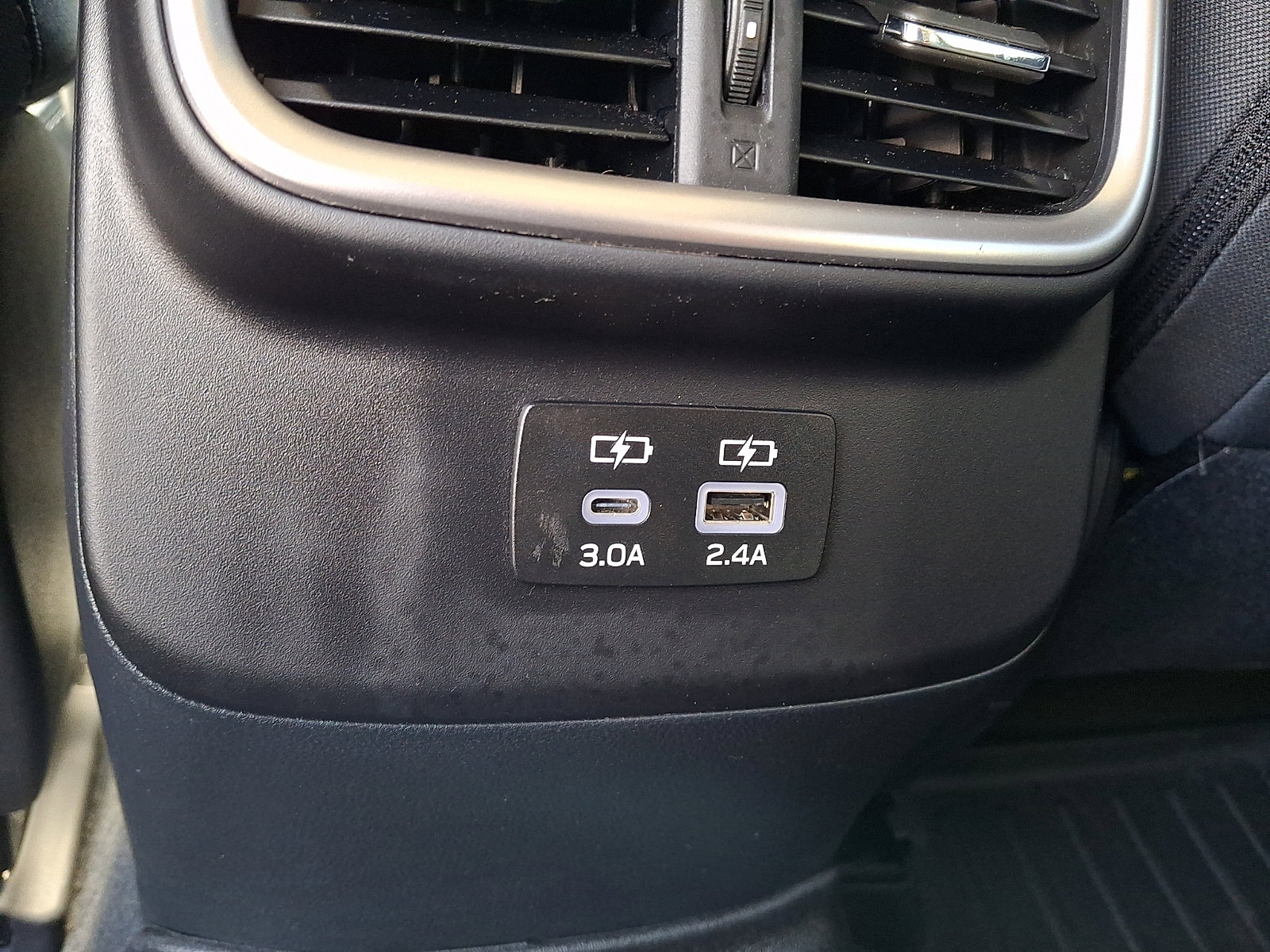 Used 2024 Subaru Outback Premium AWD/4WD image 11