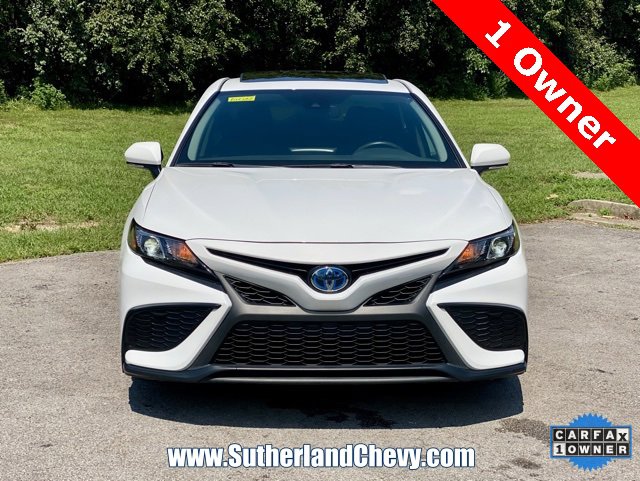 Used 2024 Toyota Camry SE image 2