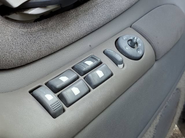 Used 1997 Chevrolet Suburban 4WD w/ Preferred Equipment Group 2 image 9