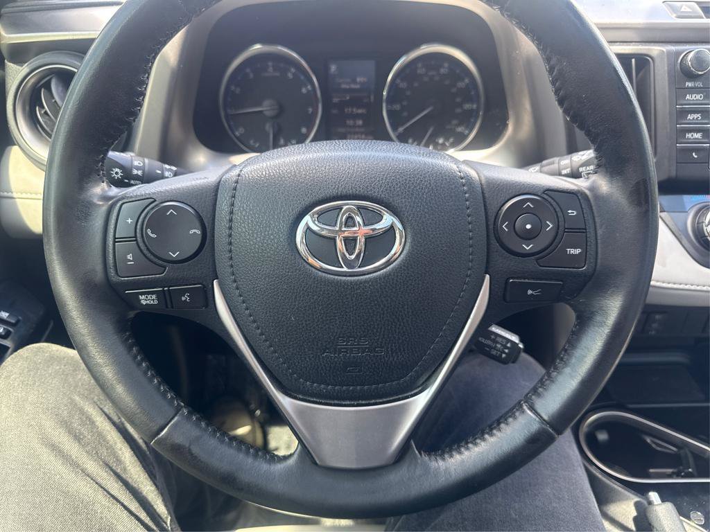 Used 2018 Toyota RAV4 Limited FWD image 16