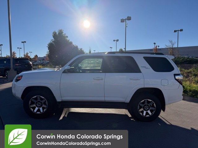 Used 2022 Toyota 4Runner TRD Off-Road AWD/4WD image 5