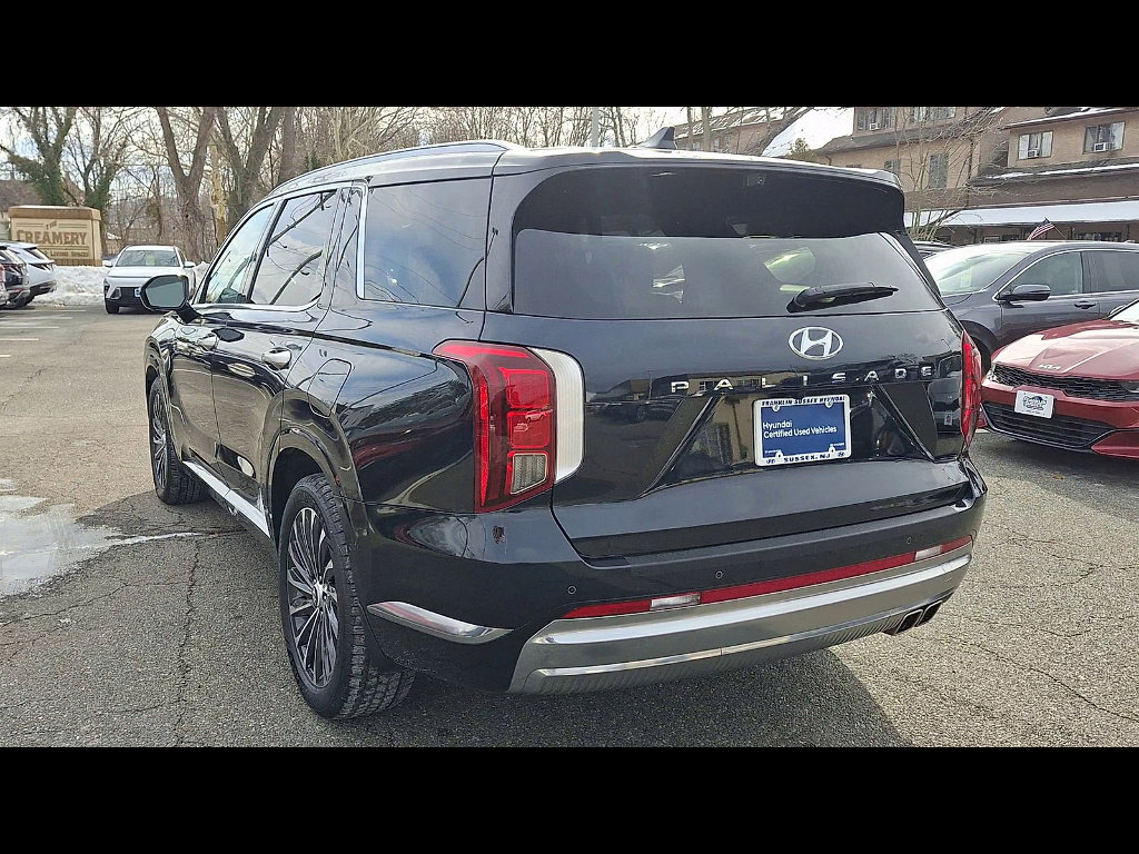 Used 2023 Hyundai Palisade Calligraphy w/ Winter Package image 6