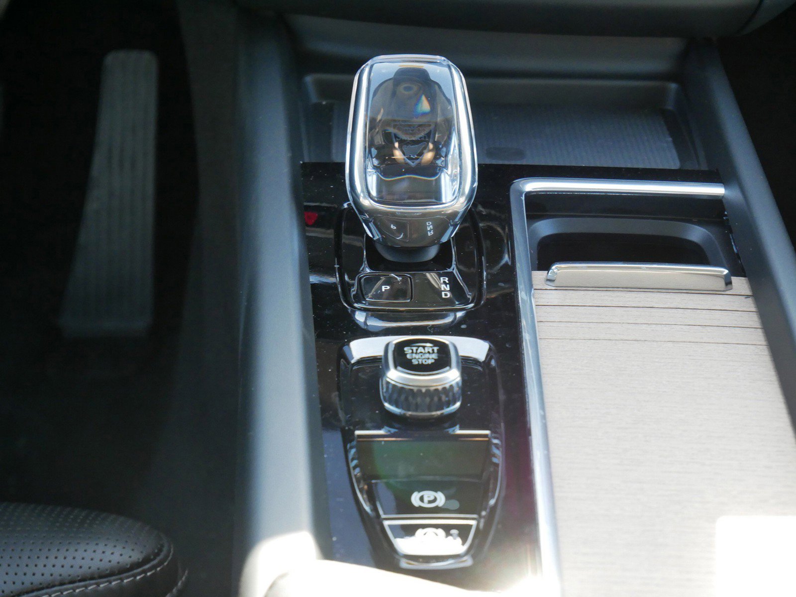 New 2026 Volvo XC60 T8 Ultra w/ Protection Package Premier image 9