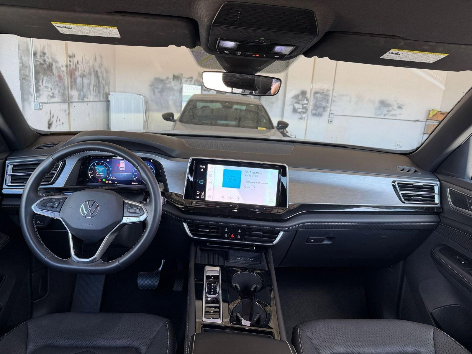 Used 2025 Volkswagen Atlas Cross Sport SE image 33