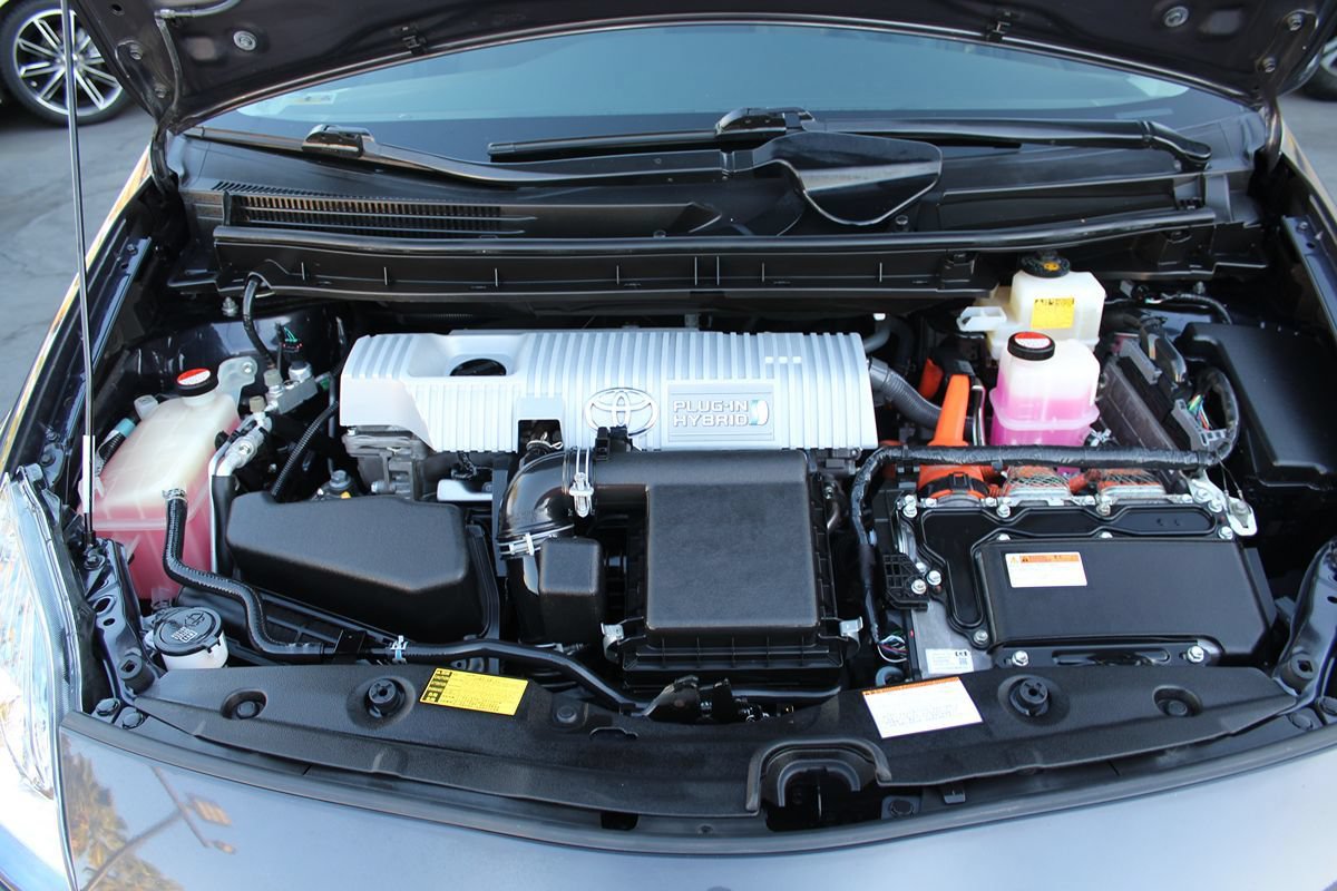 Used 2015 Toyota Prius Prime Plug-In Hybrid FWD image 34