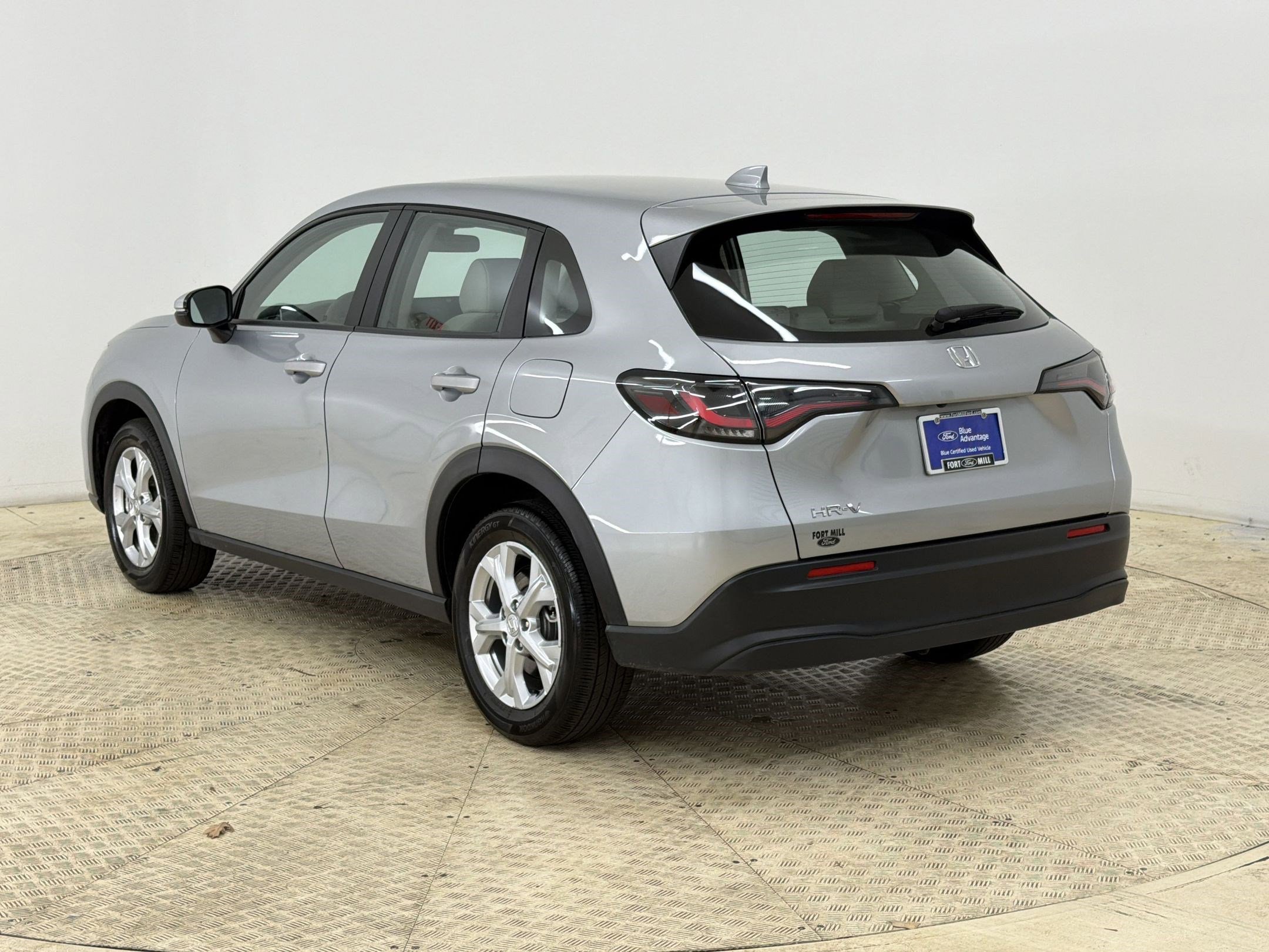 Used 2025 Honda HR-V LX image 3