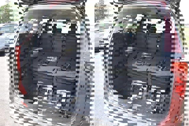 New 2026 Kia Carnival EX image 17