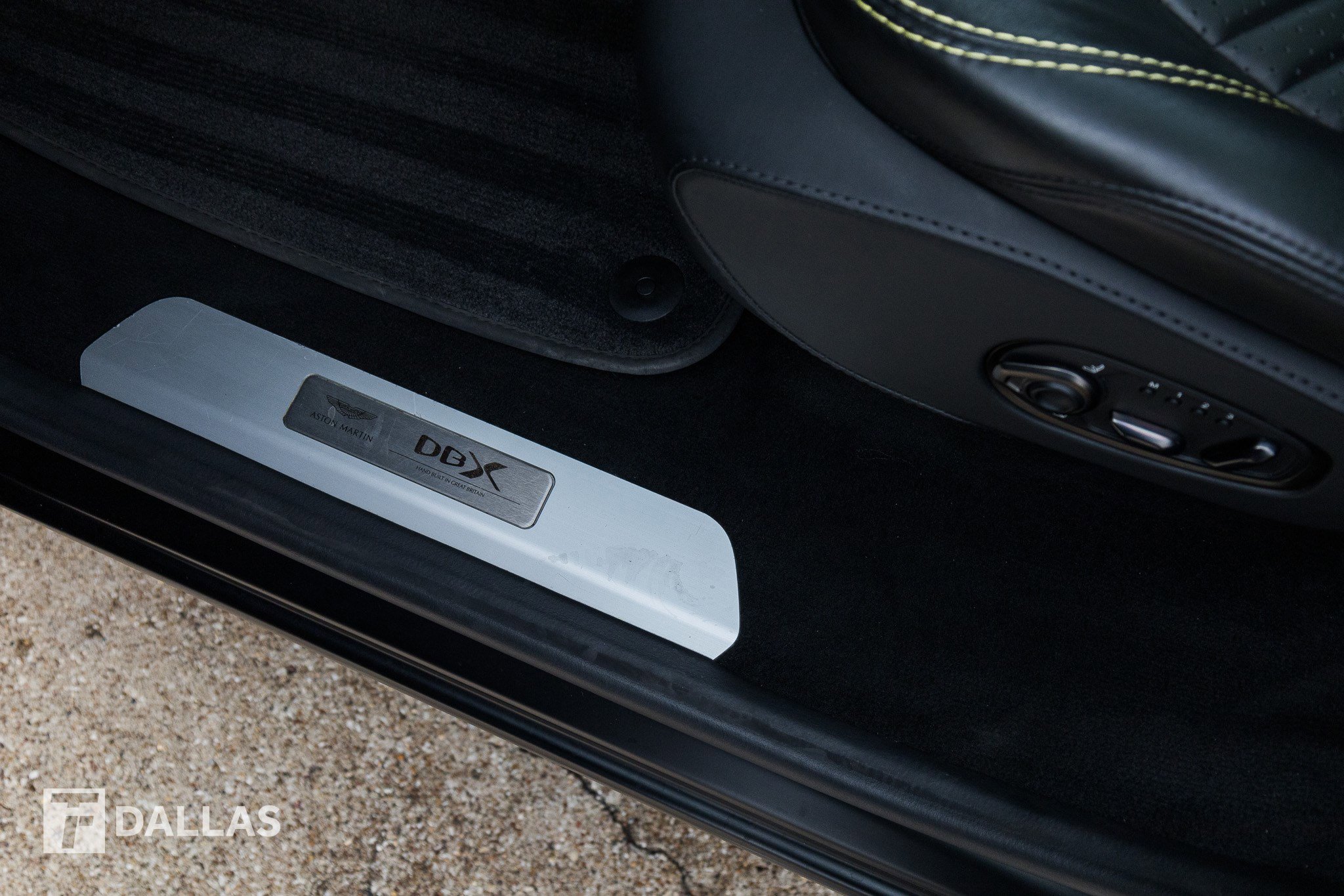 Used 2022 Aston Martin DBX image 22