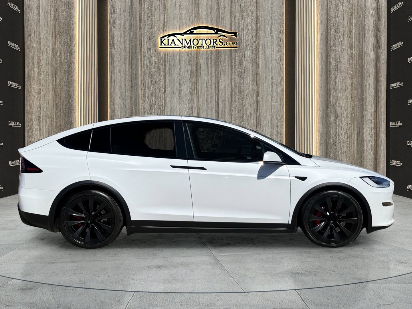 Used 2023 Tesla Model X Plaid image 12