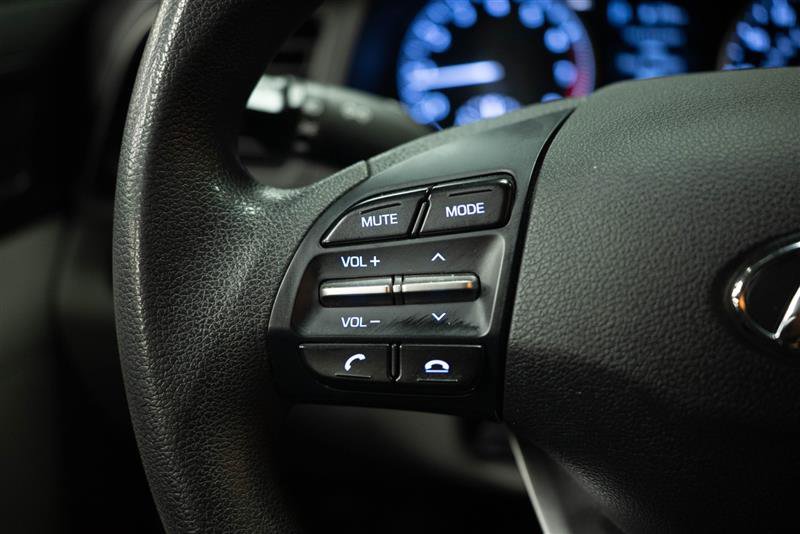 Used 2020 Hyundai Elantra SE FWD image 23