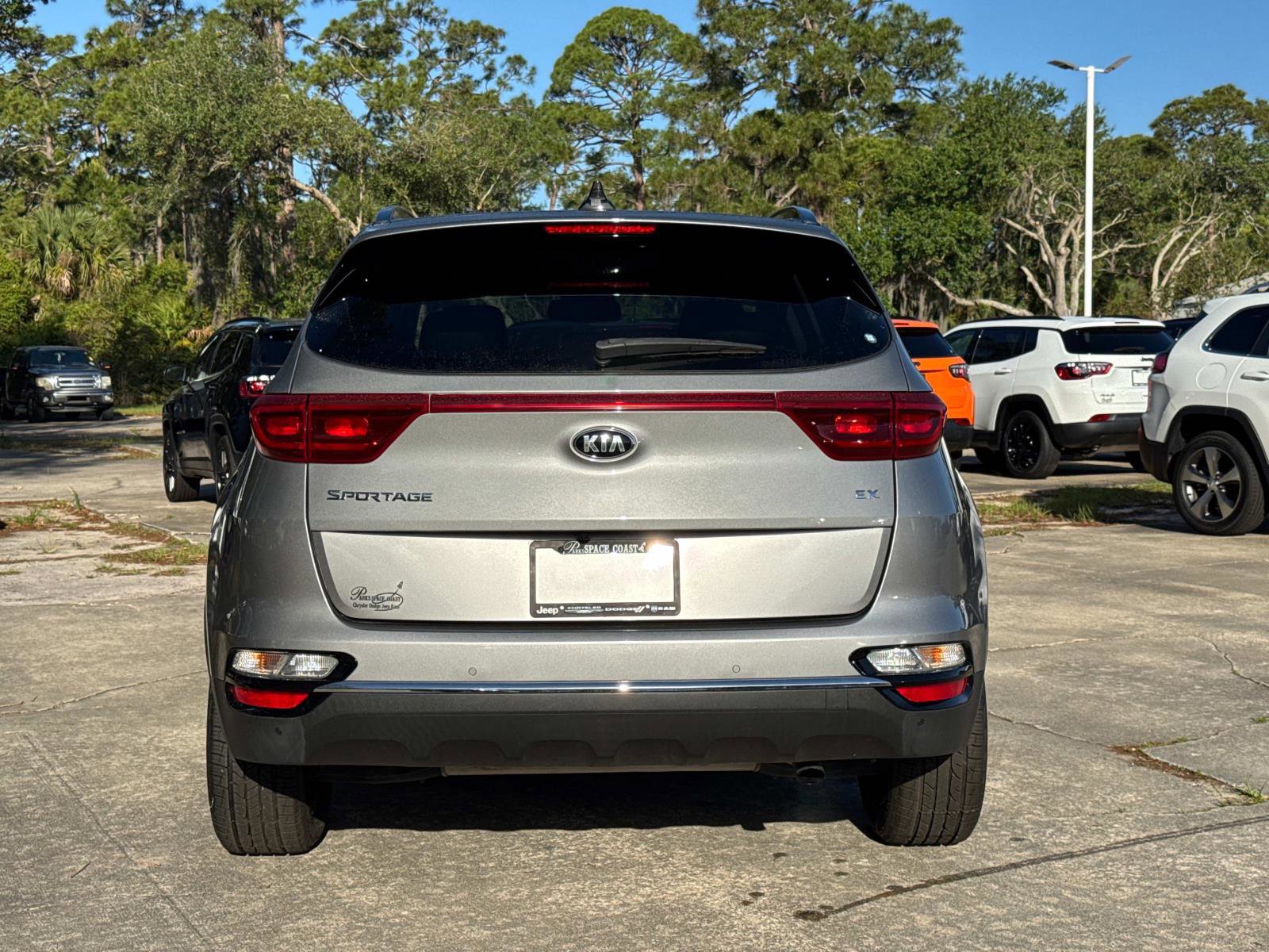 Used 2022 Kia Sportage EX w/ EX Technology Package image 4