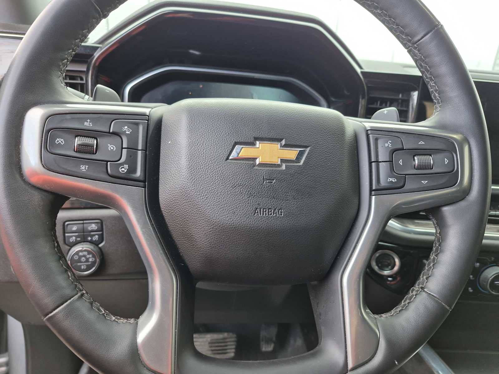 Used 2025 Chevrolet Silverado 1500 LTZ w/ Technology Package image 11