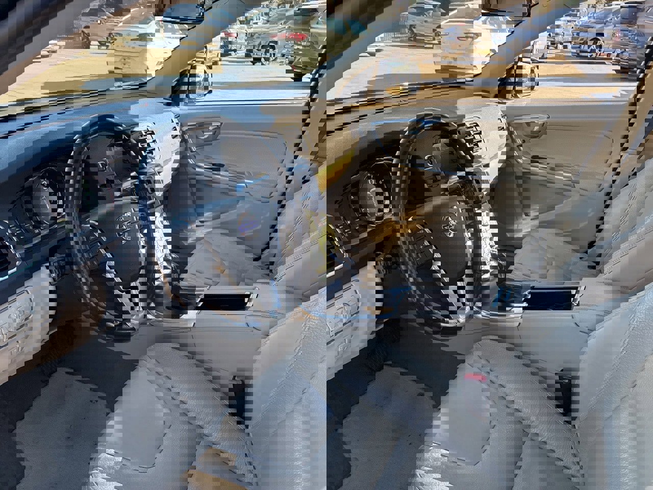 Used 2014 Volvo S60 T5 image 16