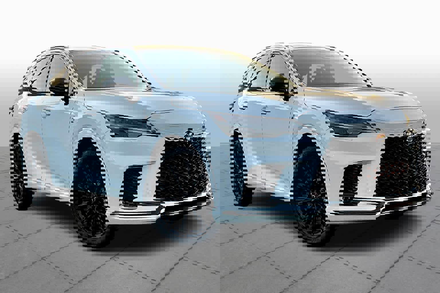 Used 2024 Lexus RX 500h F Sport w/ Convenience Package image 2