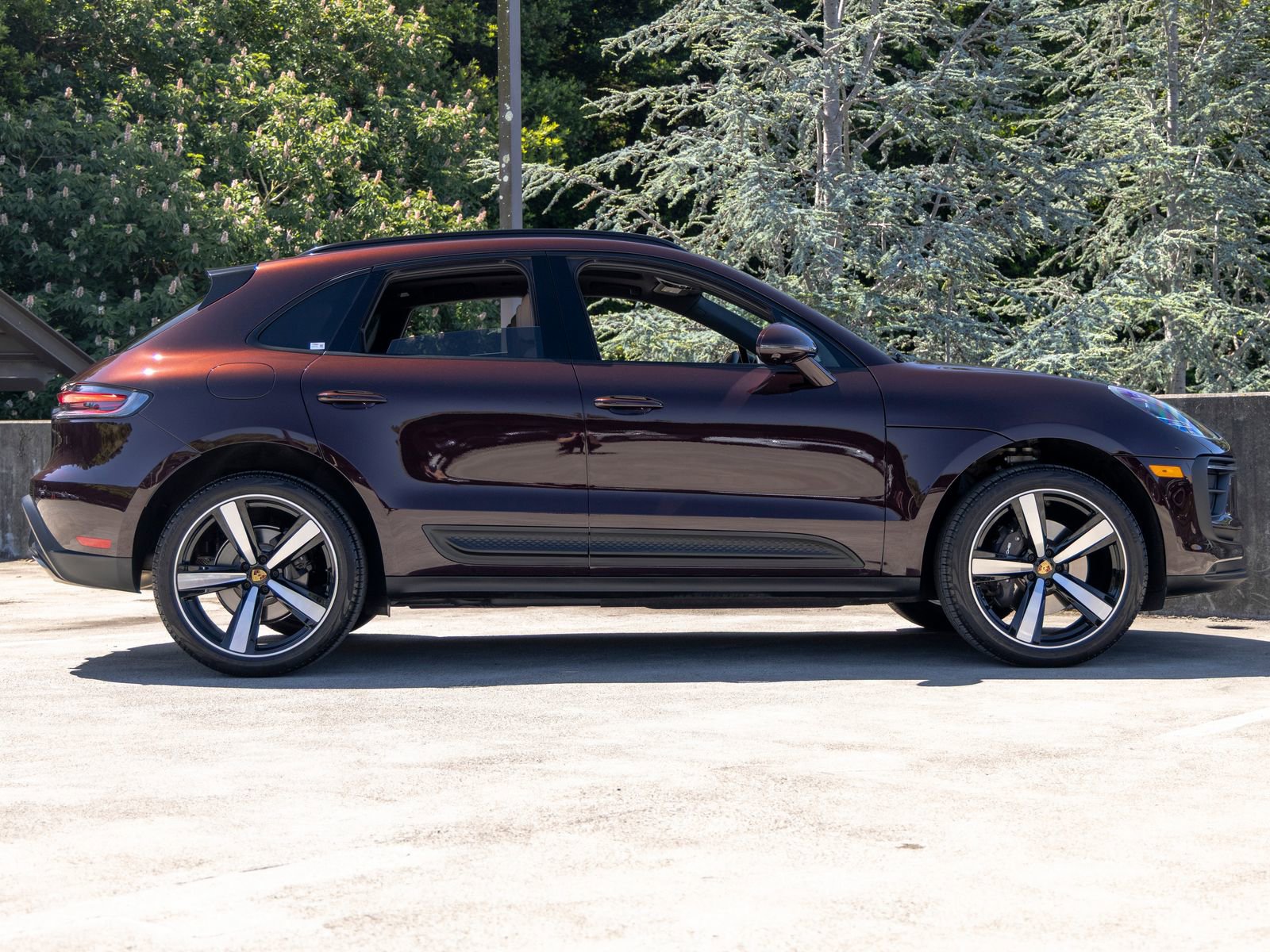 Certified 2026 Porsche Macan AWD/4WD image 12