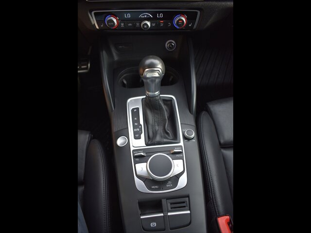 Used 2018 Audi A3 e-tron Premium Plus w/ Technology Package FWD image 12