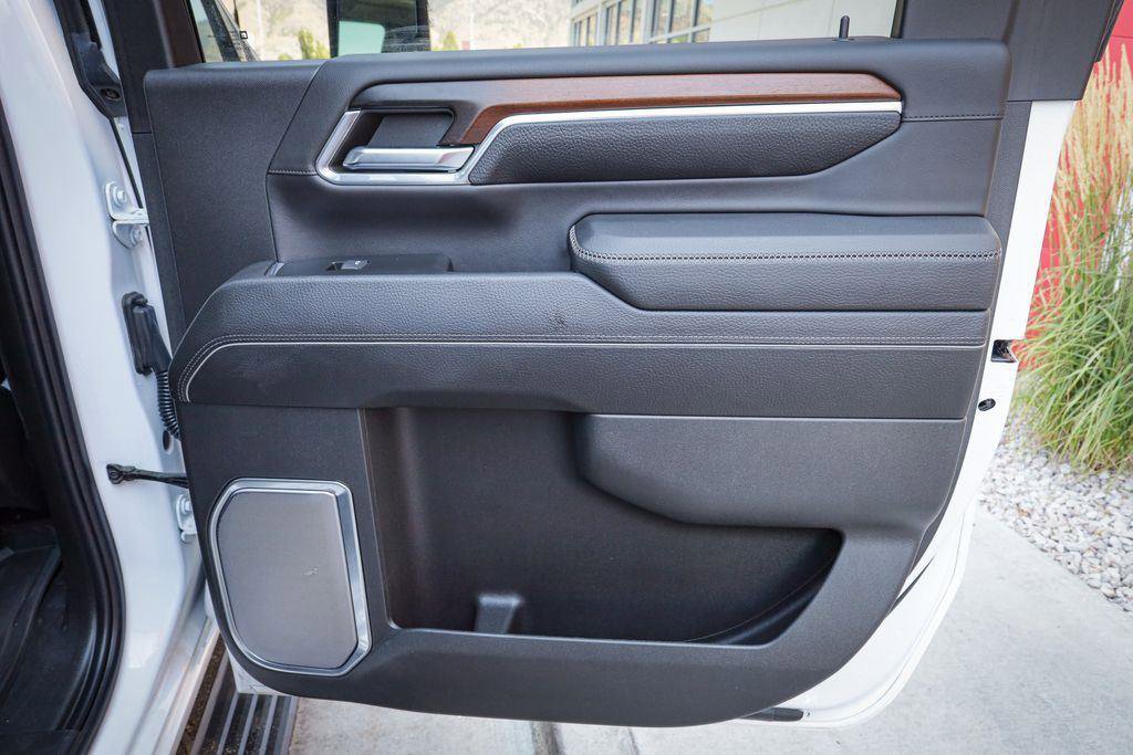 Used 2024 GMC Sierra 3500 Denali w/ Denali Reserve Package image 30