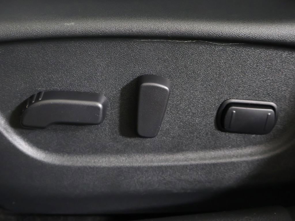 Used 2017 Nissan Rogue SV FWD image 29