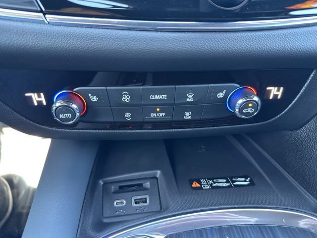 Used 2024 Buick Enclave Essence FWD image 28