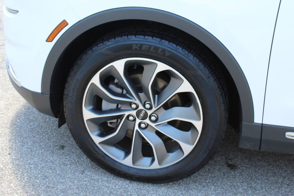 Used 2023 Lincoln Nautilus Reserve AWD/4WD image 9