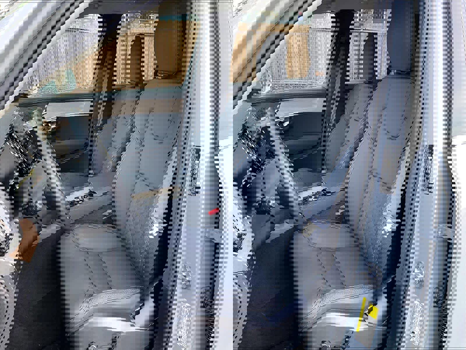 Used 2025 Volvo XC90 B6 Core w/ Protection Package Premier image 28