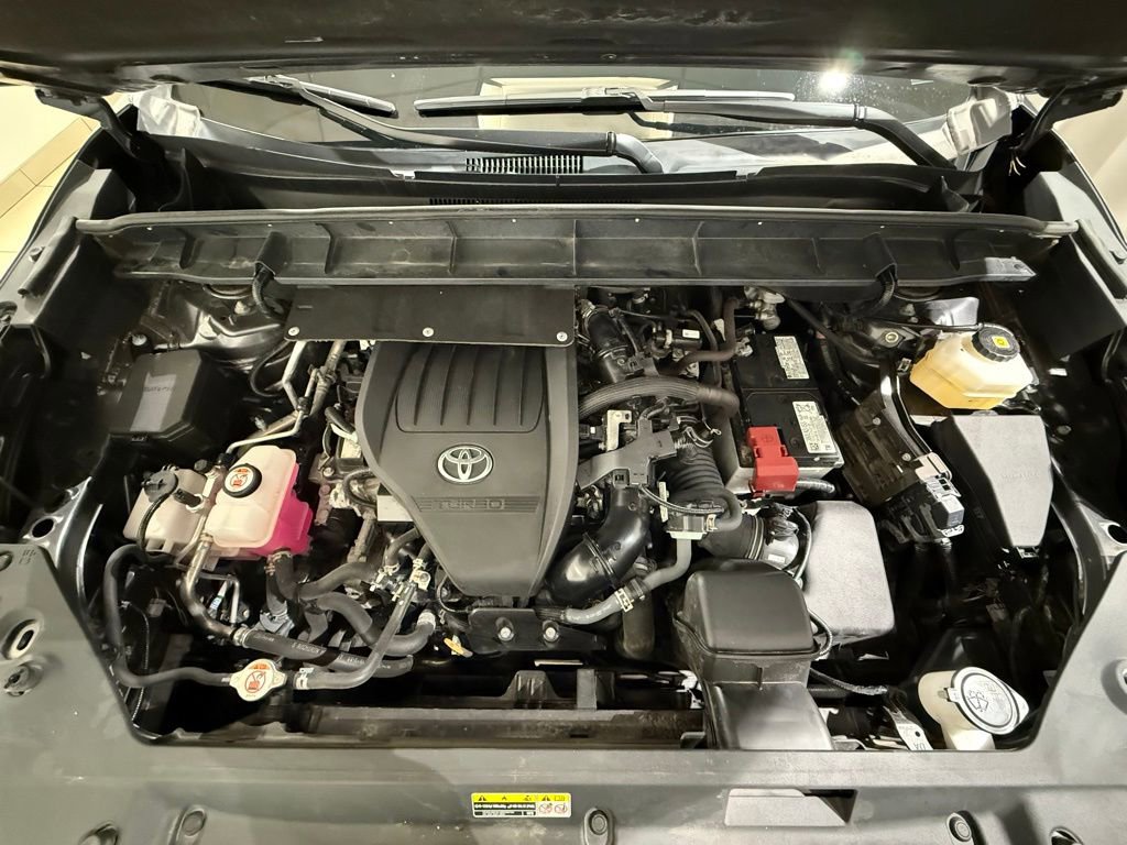 Certified 2024 Toyota Highlander XLE image 10