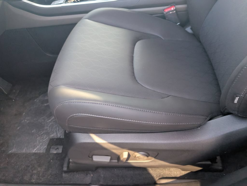 New 2026 Kia Carnival EX FWD image 19