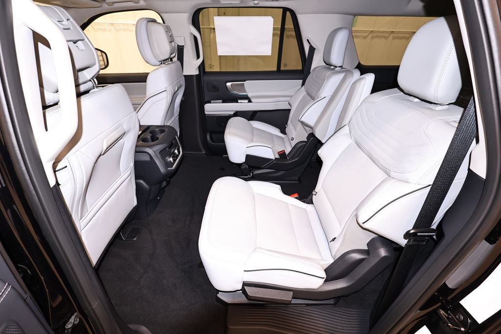 New 2026 Ford Expedition Platinum w/ Platinum Ultimate Package AWD/4WD image 14
