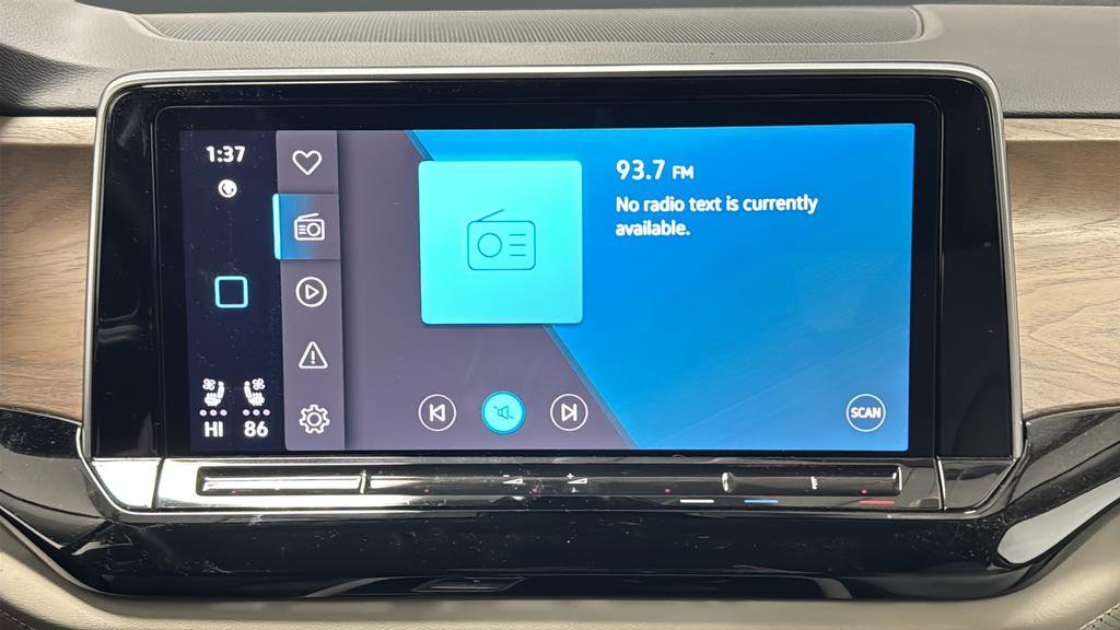 Used 2024 Volkswagen Atlas SE w/ Black Wheel Package image 14