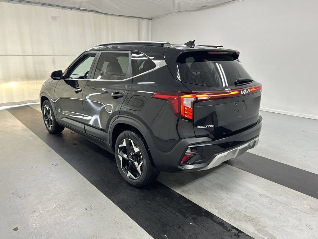 Used 2024 Kia Seltos EX AWD/4WD image 7