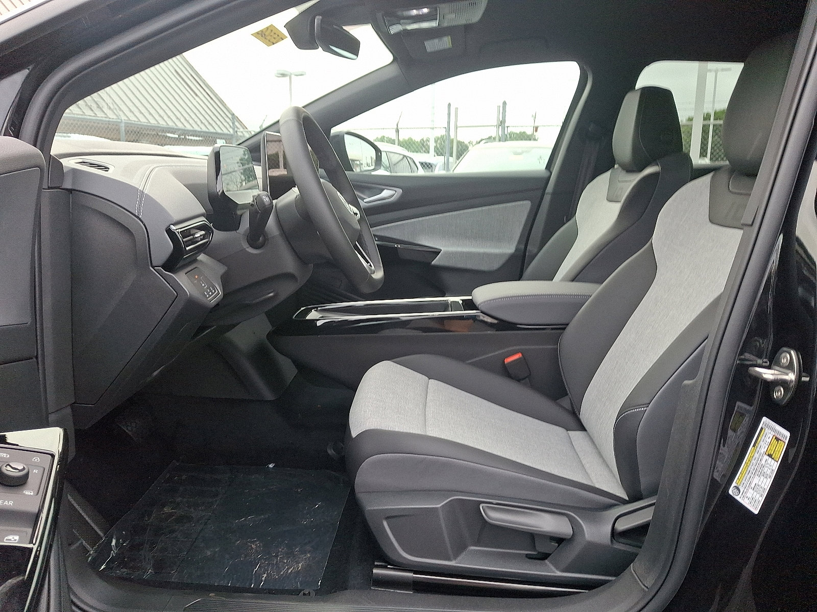 New 2025 Volkswagen ID.4 Pro image 9