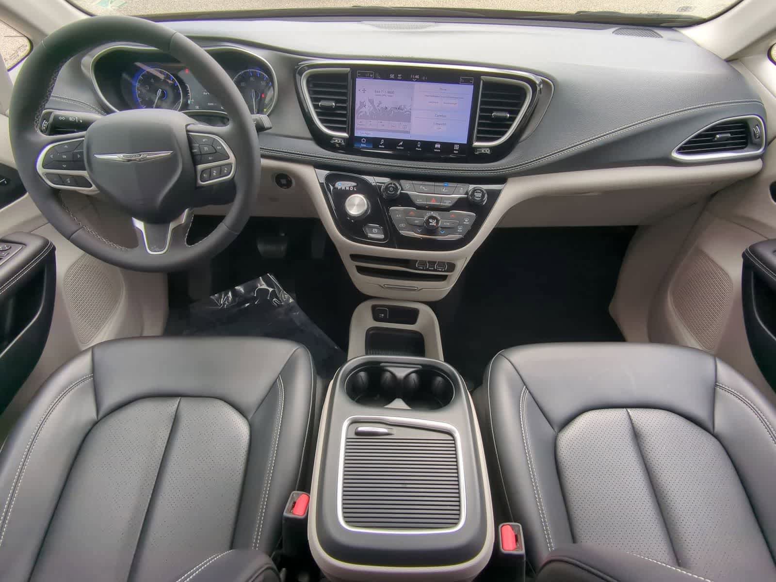 Used 2023 Chrysler Pacifica Touring-L AWD/4WD image 15