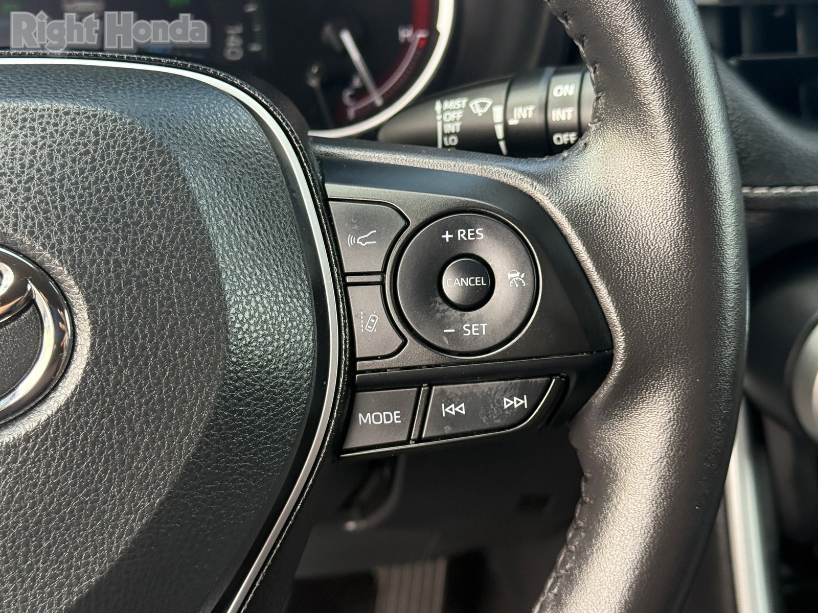 Used 2025 Toyota RAV4 XLE Premium image 17