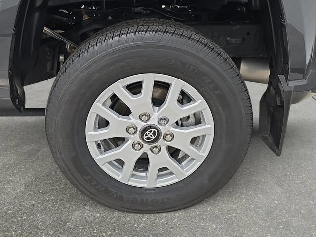 Certified 2024 Toyota Tacoma SR5 AWD/4WD image 27