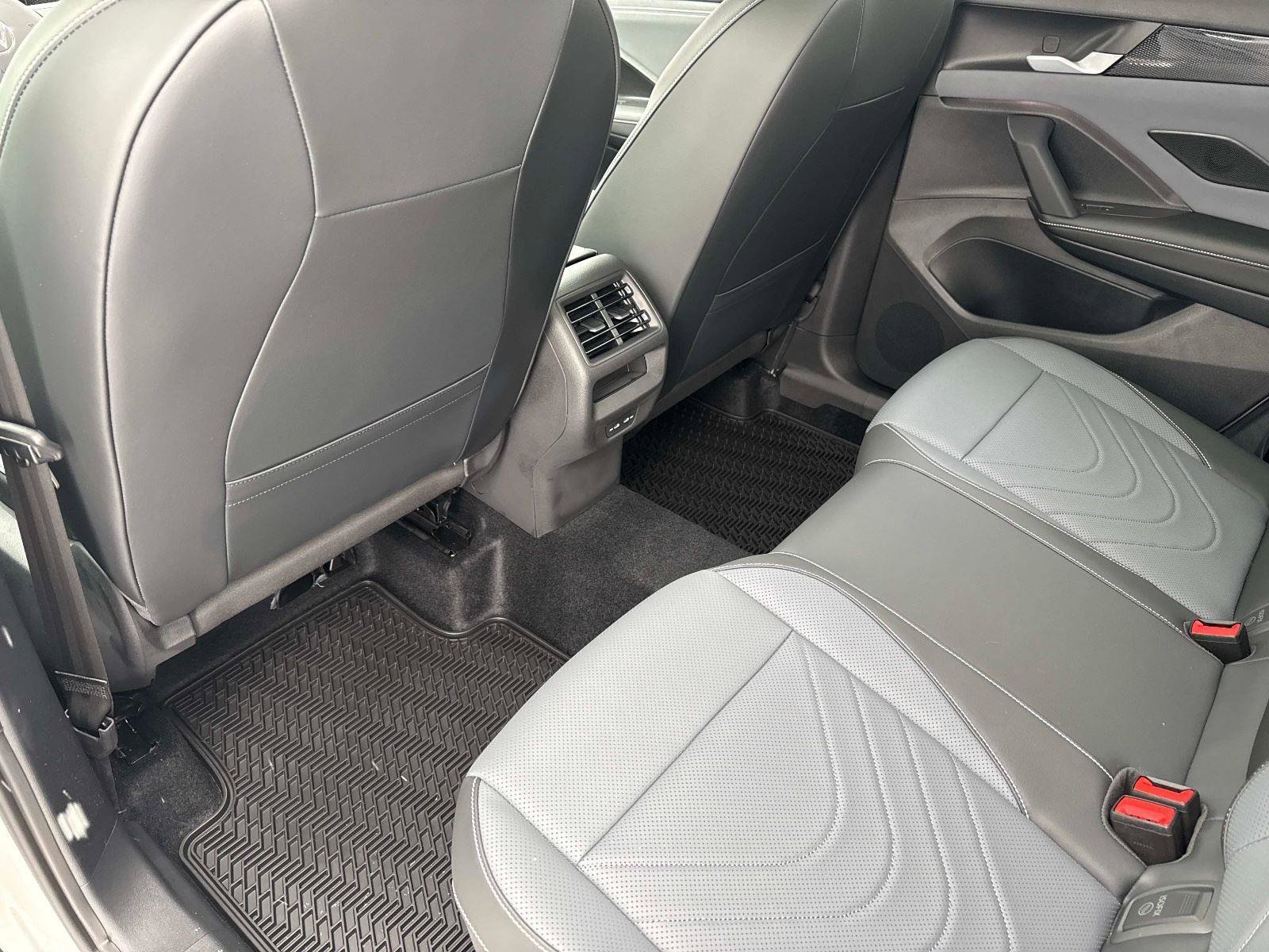 New 2026 Volkswagen Tiguan SE image 14