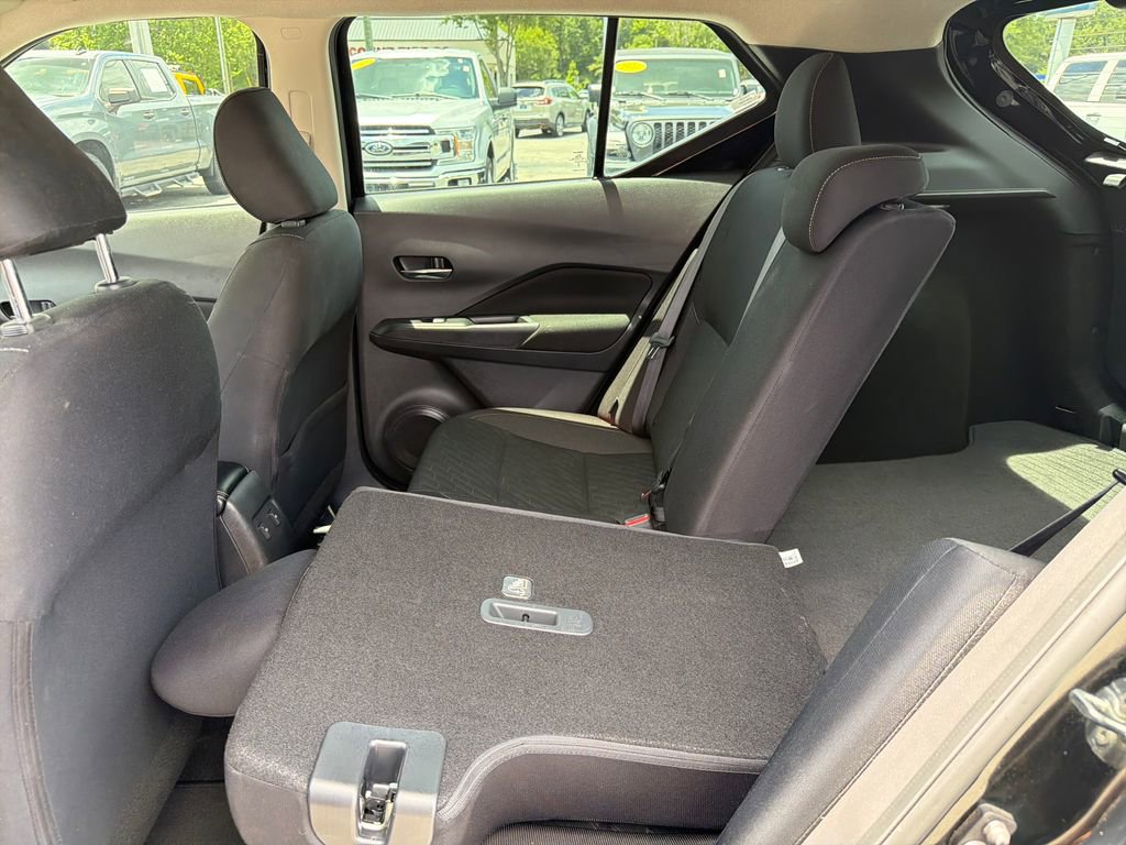 Used 2023 Nissan Kicks SV FWD image 36