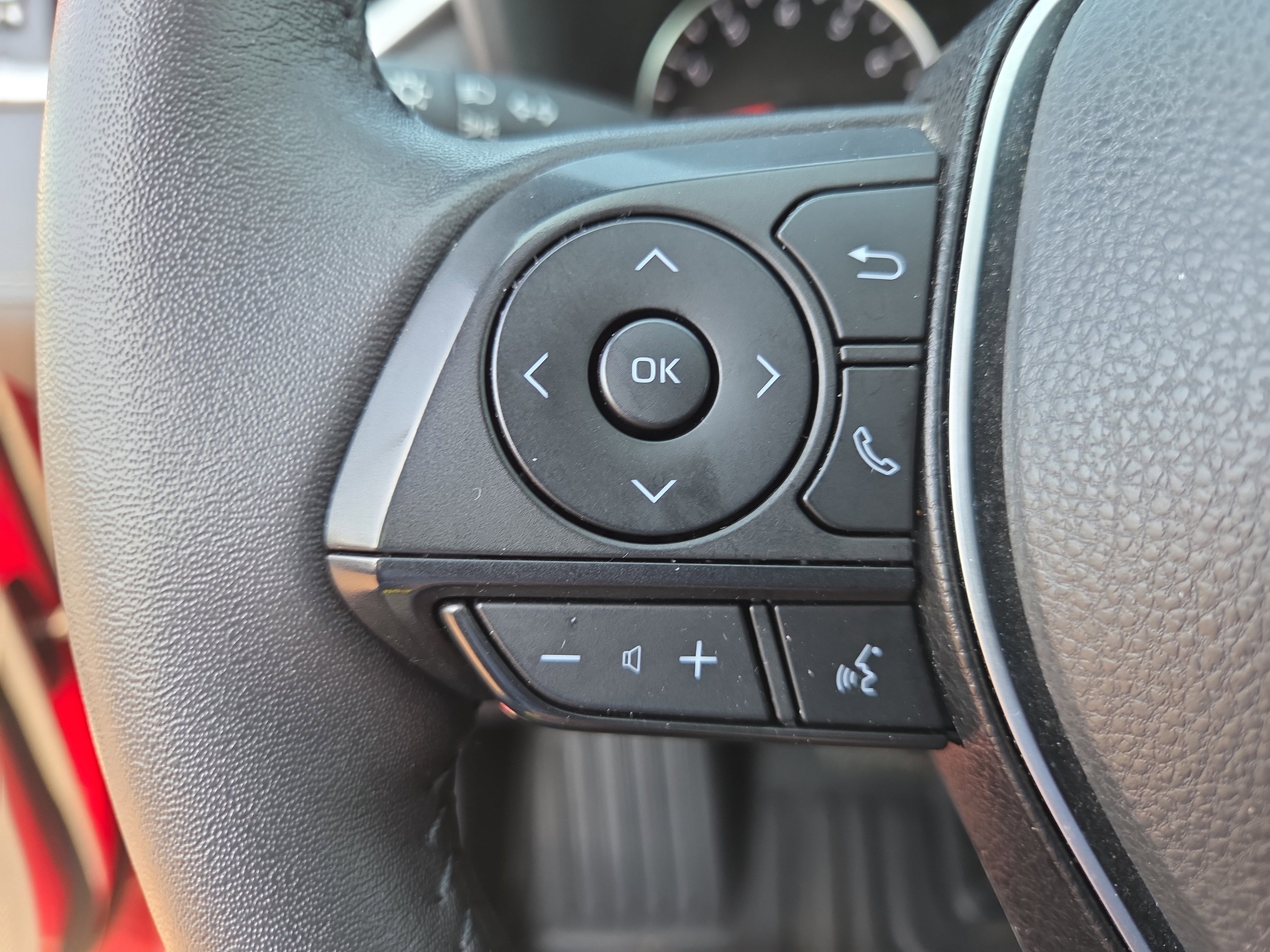 Certified 2022 Toyota RAV4 XLE w/ Convenience Package image 31