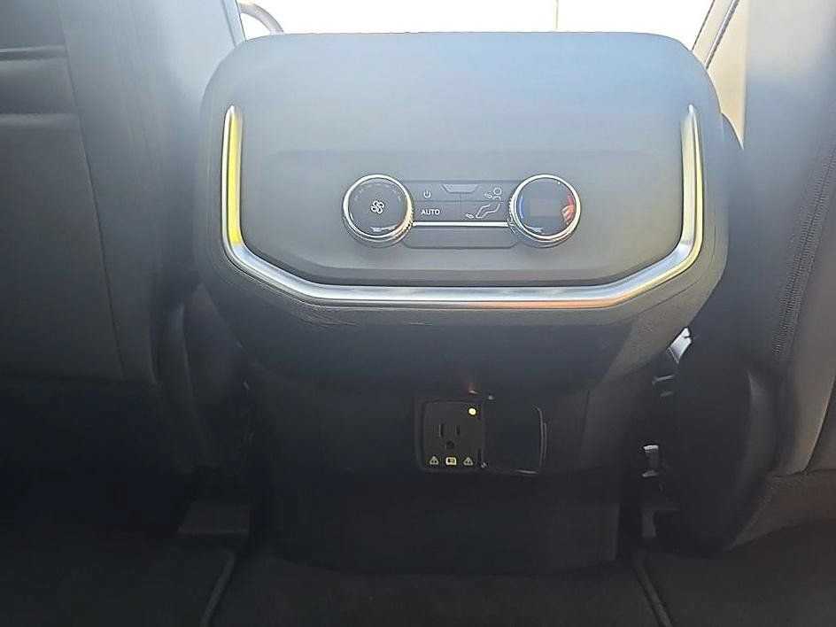 Used 2025 Ford Expedition Active AWD/4WD image 43