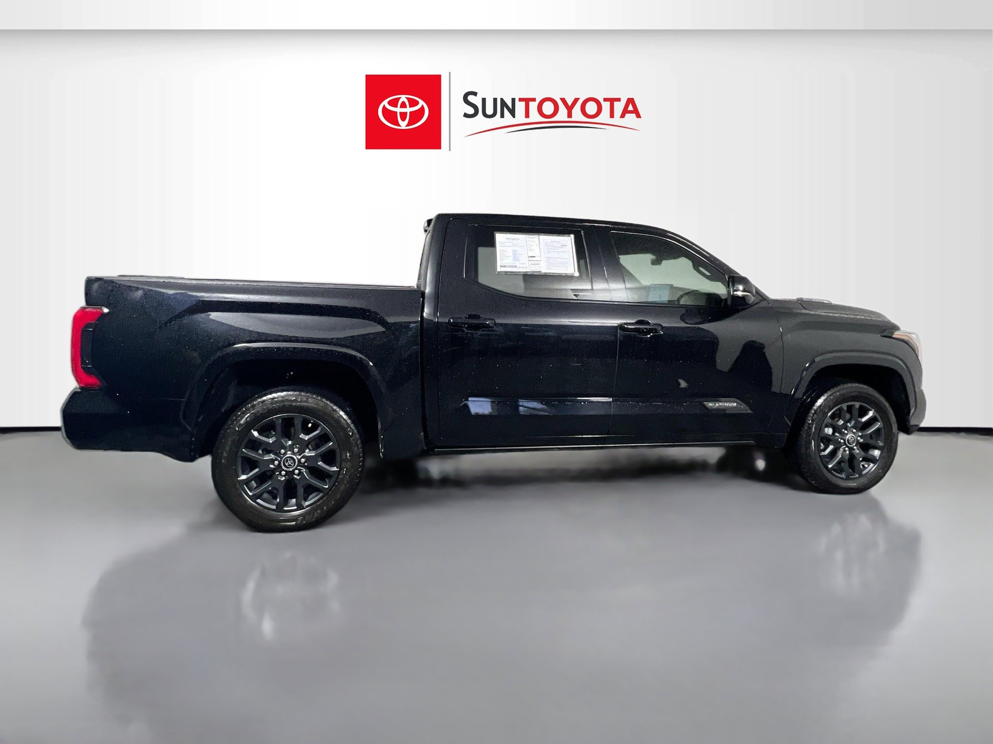 Used 2023 Toyota Tundra Platinum AWD/4WD image 2